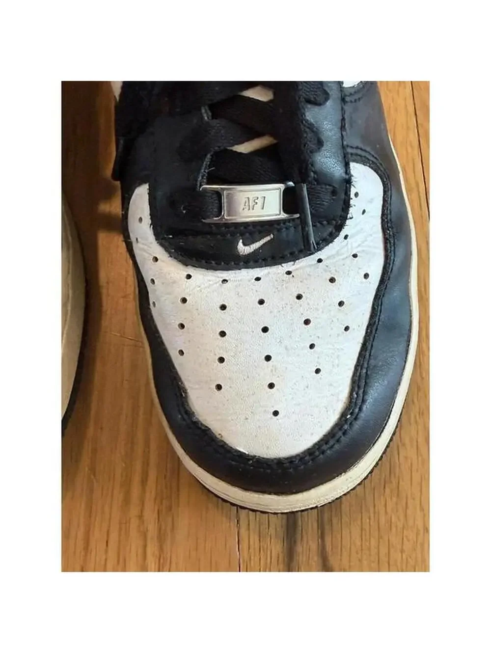 Nike Air Force 1 “07” panda men’s size 8 - read